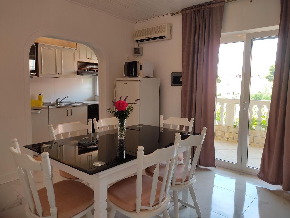 Apartments Milka Водице Екстер'єр фото